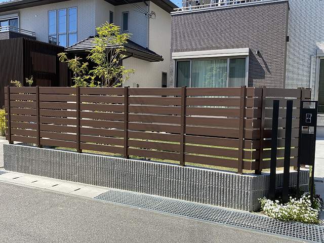 目隠しフェンスの設置（兵庫県 T様邸） - 北摂ガーデン｜三田・神戸で